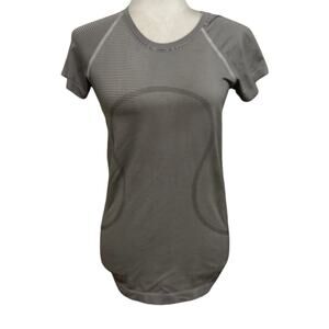 Lululemon Swiftly Tech Short Sleeve Top Gray Stripe Fitted Athletic Tee Size 6